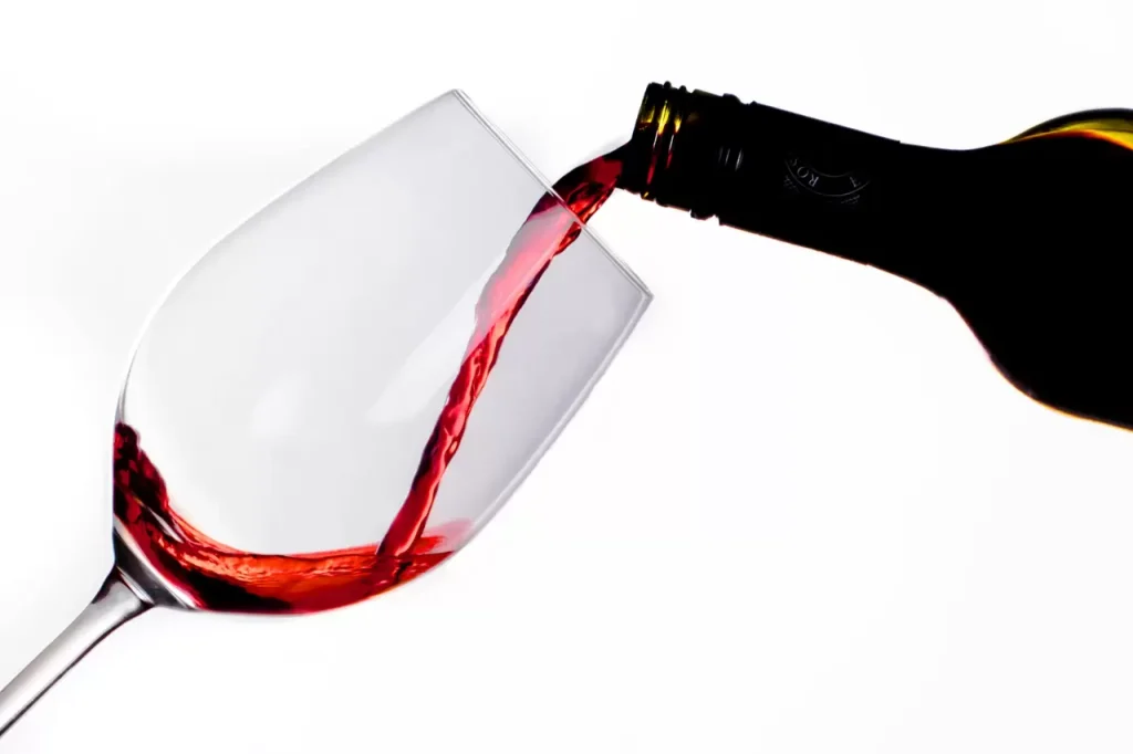 お酒がまずいのはなぜ？初心者・苦手な人向けの飲みやすい選び方と対処法