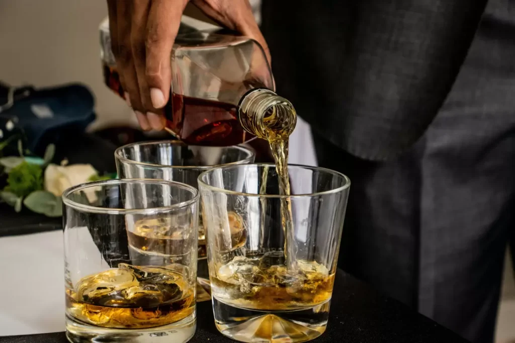ウイスキーはまずい？初心者が失敗しない飲み方やおすすめの銘柄を解説