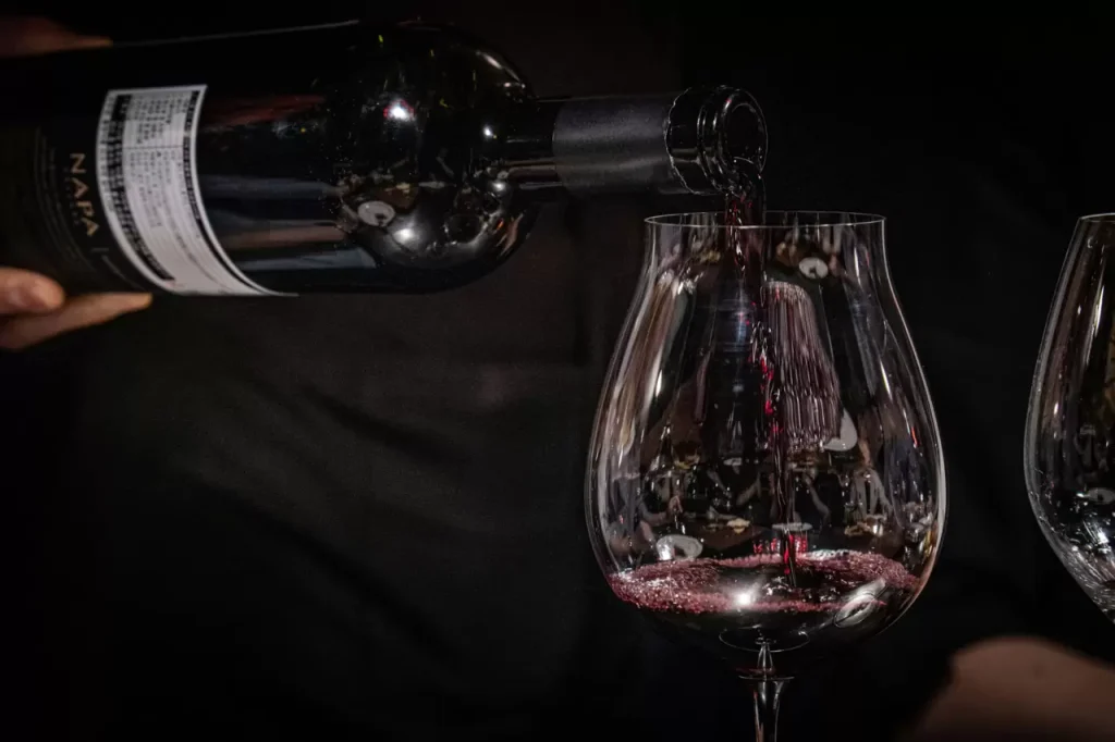 30年前のワインは飲める？価値・価格・評価から正しい飲み方まで徹底解説