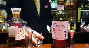 余市12年の定価はいくら？希少性や価格高騰の理由、購入方法を解説