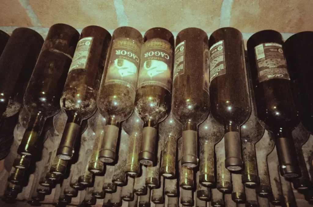 赤ワインの賞味期限はいつまで?保存法と飲める期間を解説